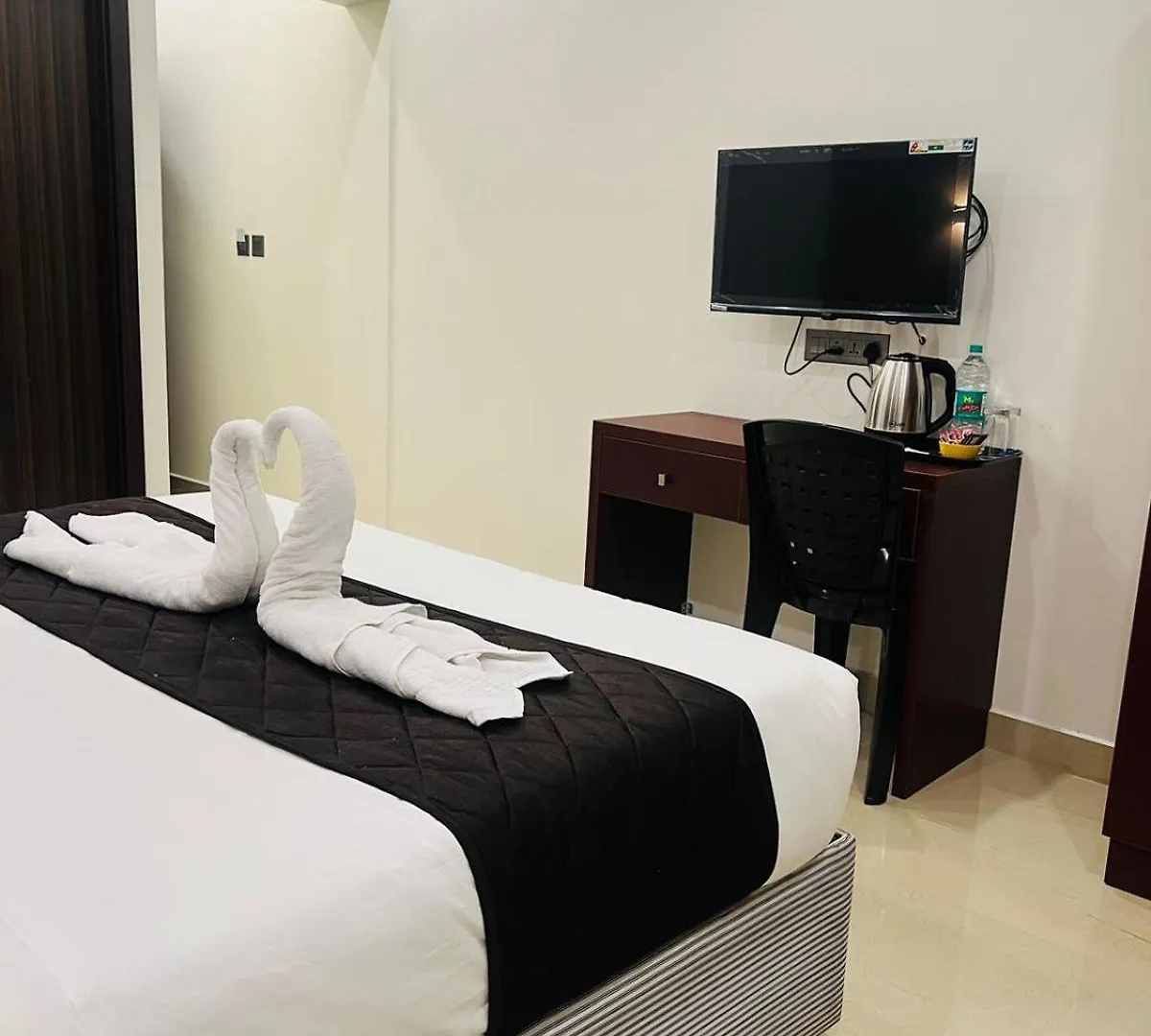 The Lotaz Hotel Kochi 3*,  India